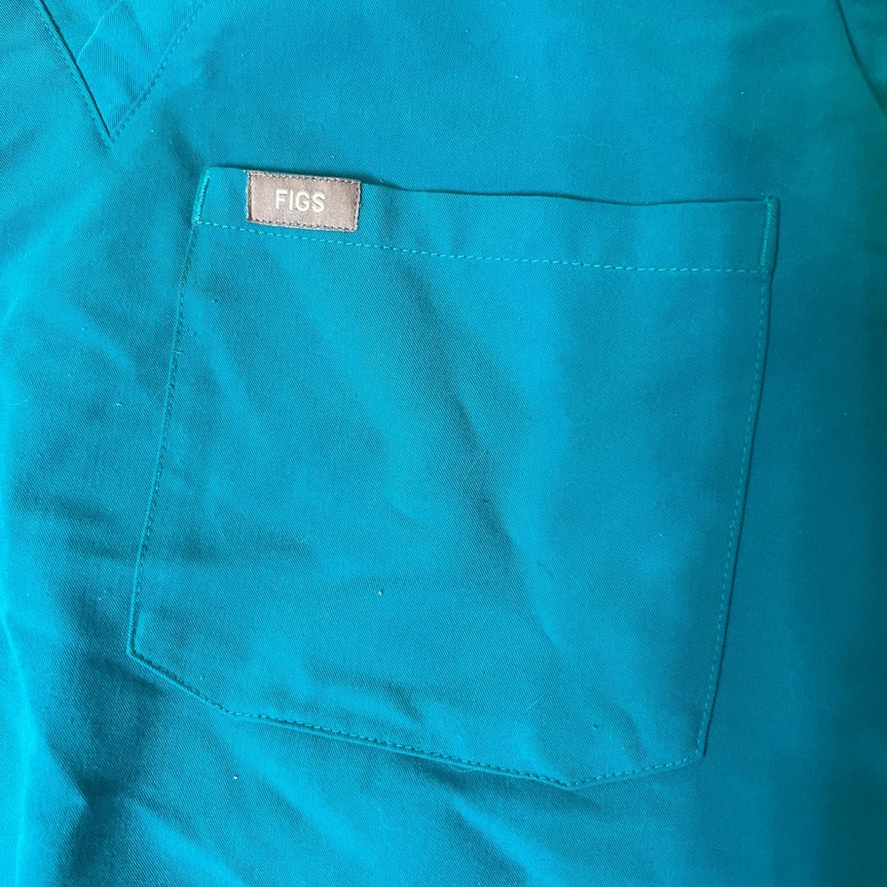 Figs scrub top - Picture 3 of 4